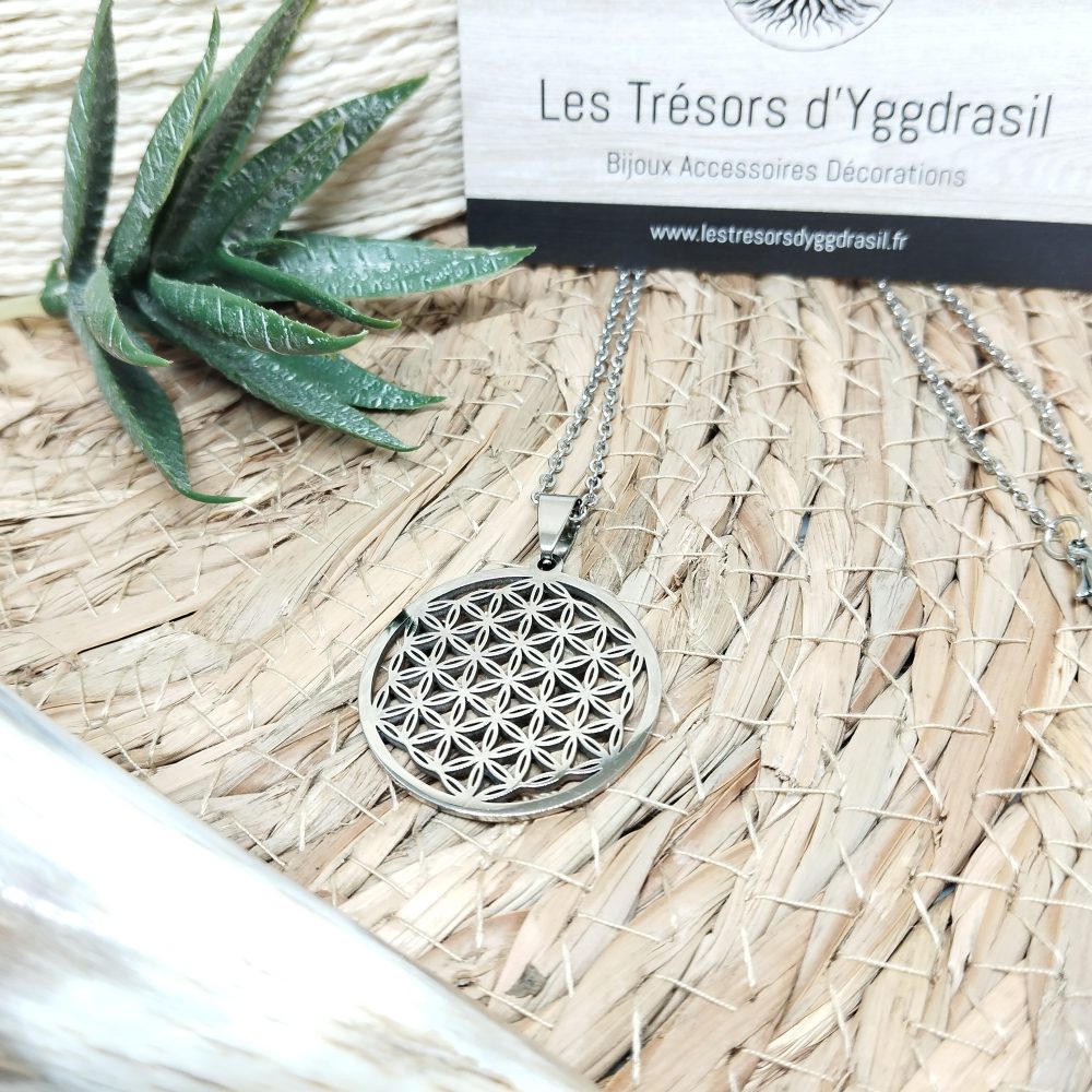 Collier " Fleur de vie "