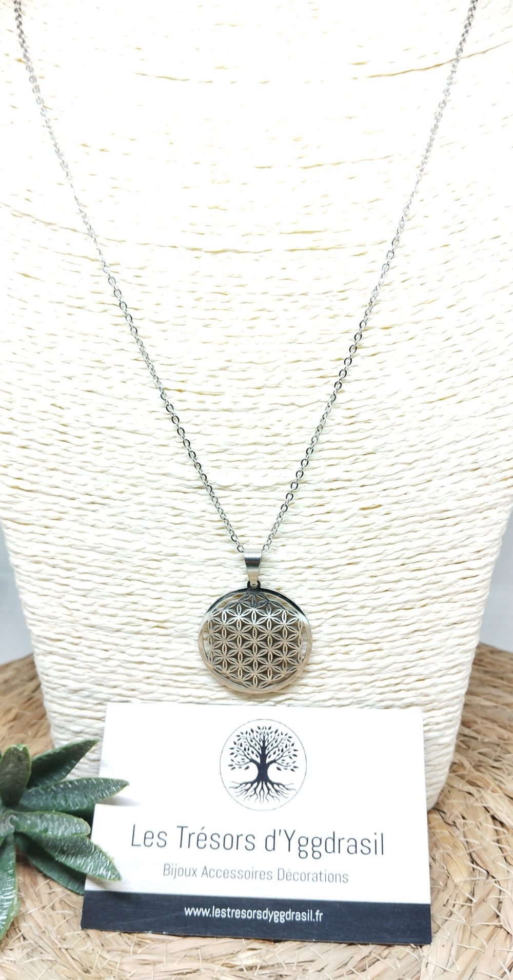 Collier " Fleur de vie "